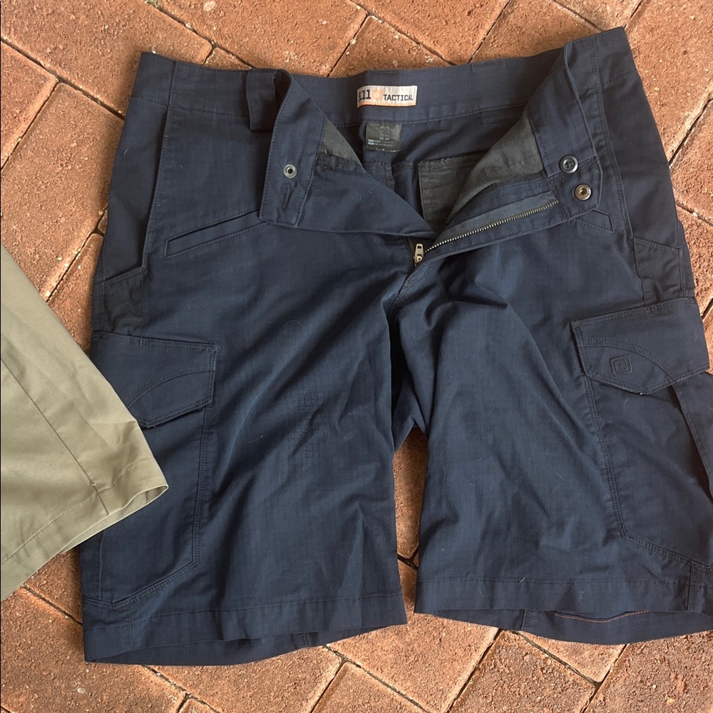 BUNDLE OF 2 5.11 Tactical Men's Cargo Shorts - Dark Blue and Khaki - Picture 4 of 6